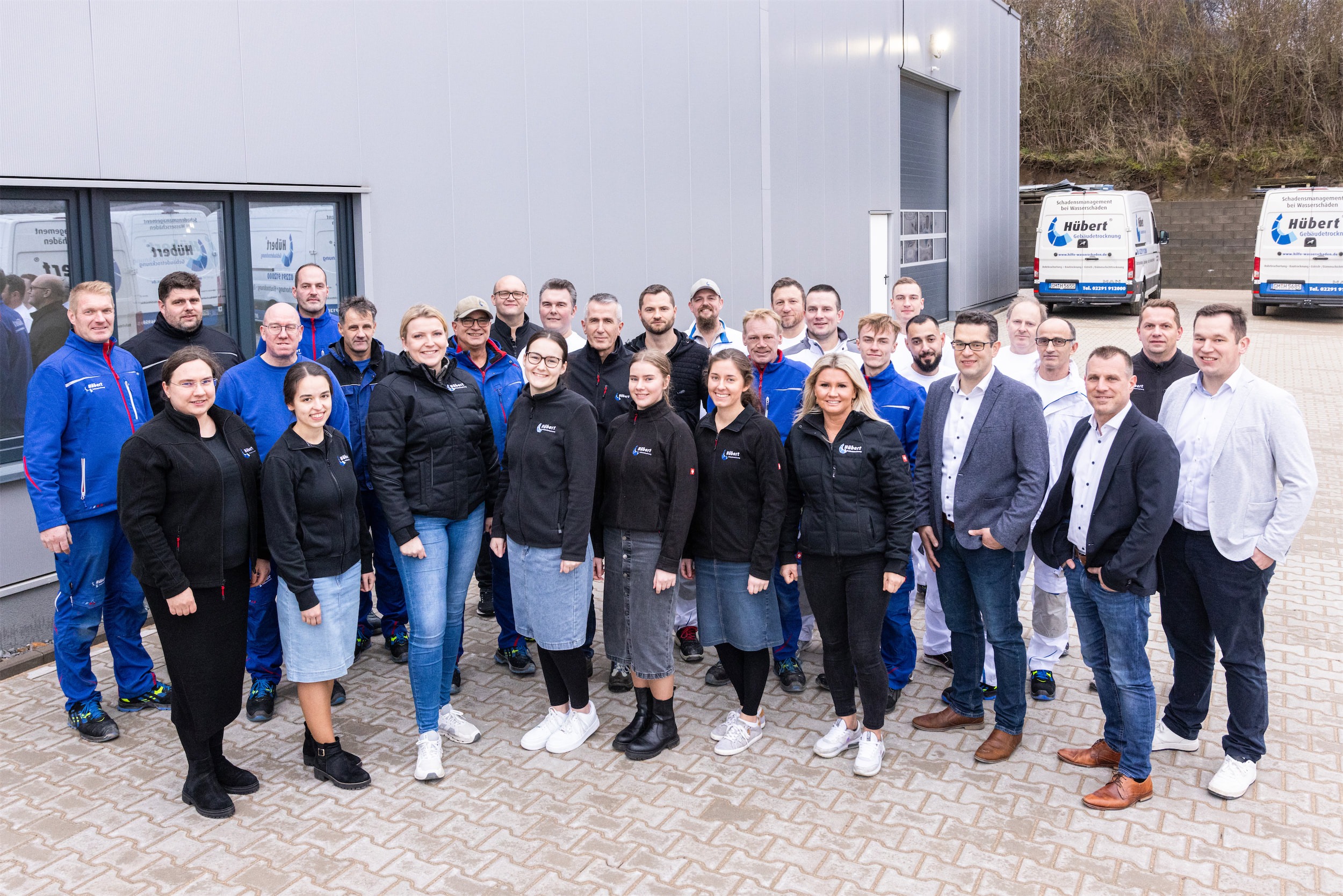 huebert-gebaeudetrocknung-hilfe-wasserschaden_team3